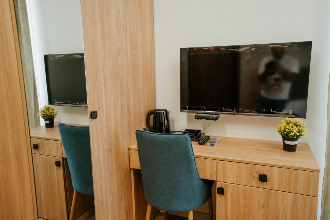 West Apart Hotel バトゥーミ エクステリア 写真