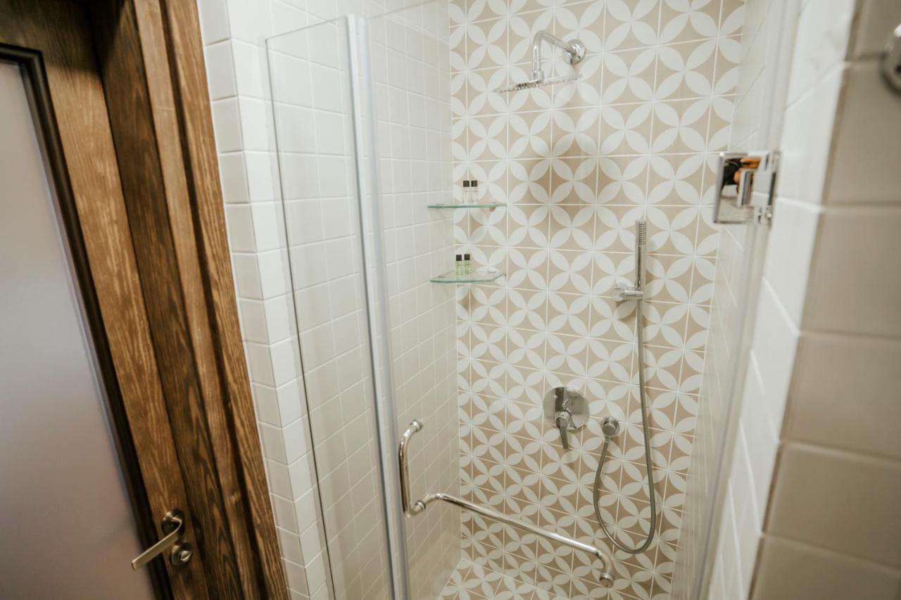 West Apart Hotel バトゥーミ エクステリア 写真